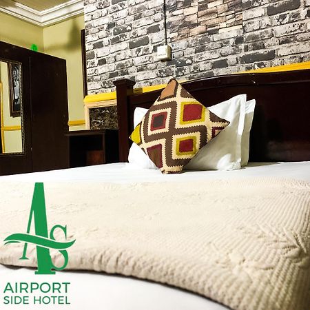 Airport Side Hotel Akra Zewnętrze zdjęcie