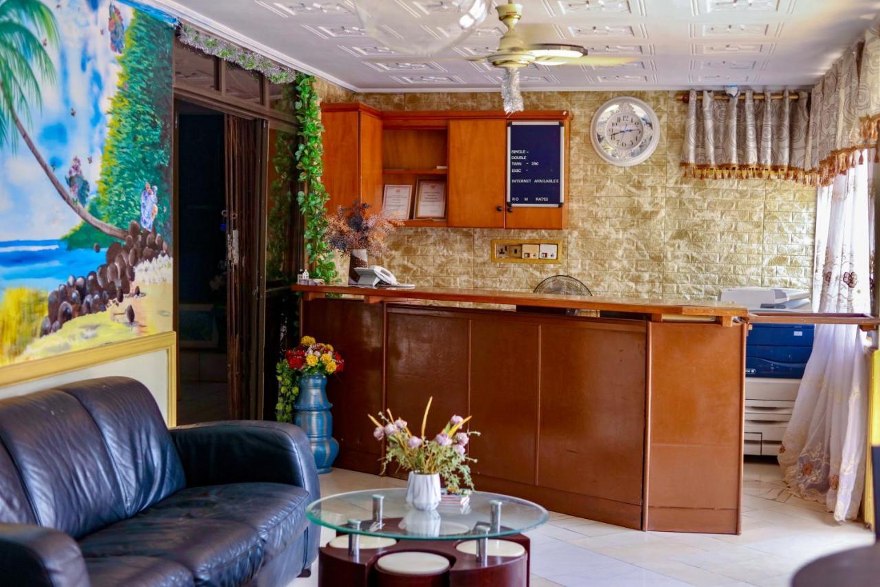 Airport Side Hotel Akra Zewnętrze zdjęcie