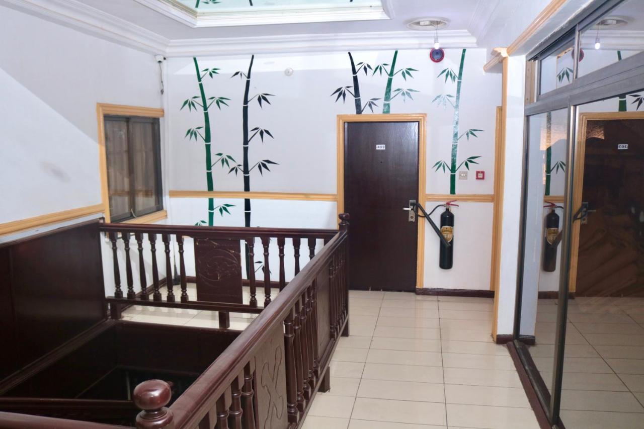 Airport Side Hotel Akra Zewnętrze zdjęcie