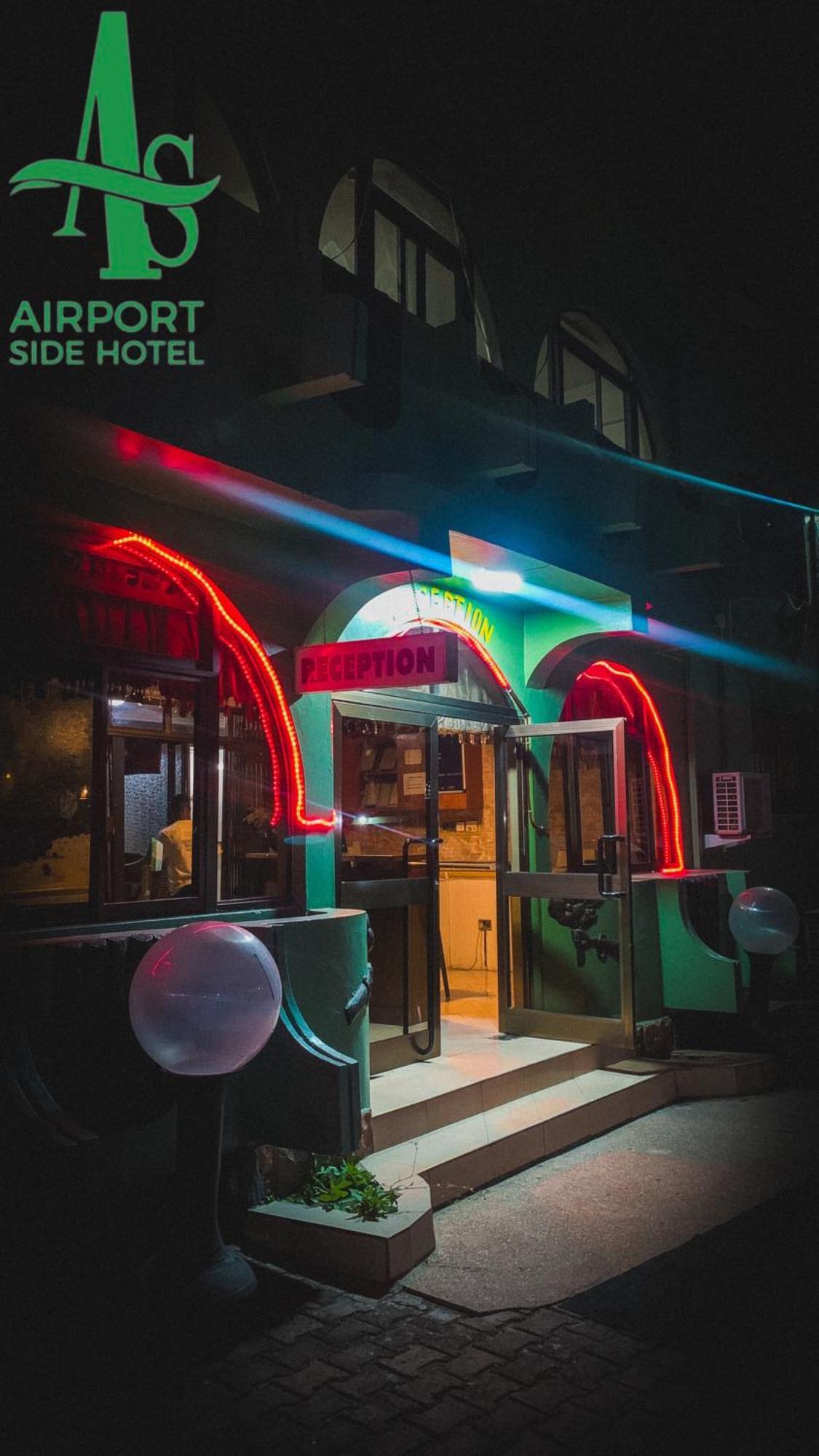 Airport Side Hotel Akra Zewnętrze zdjęcie
