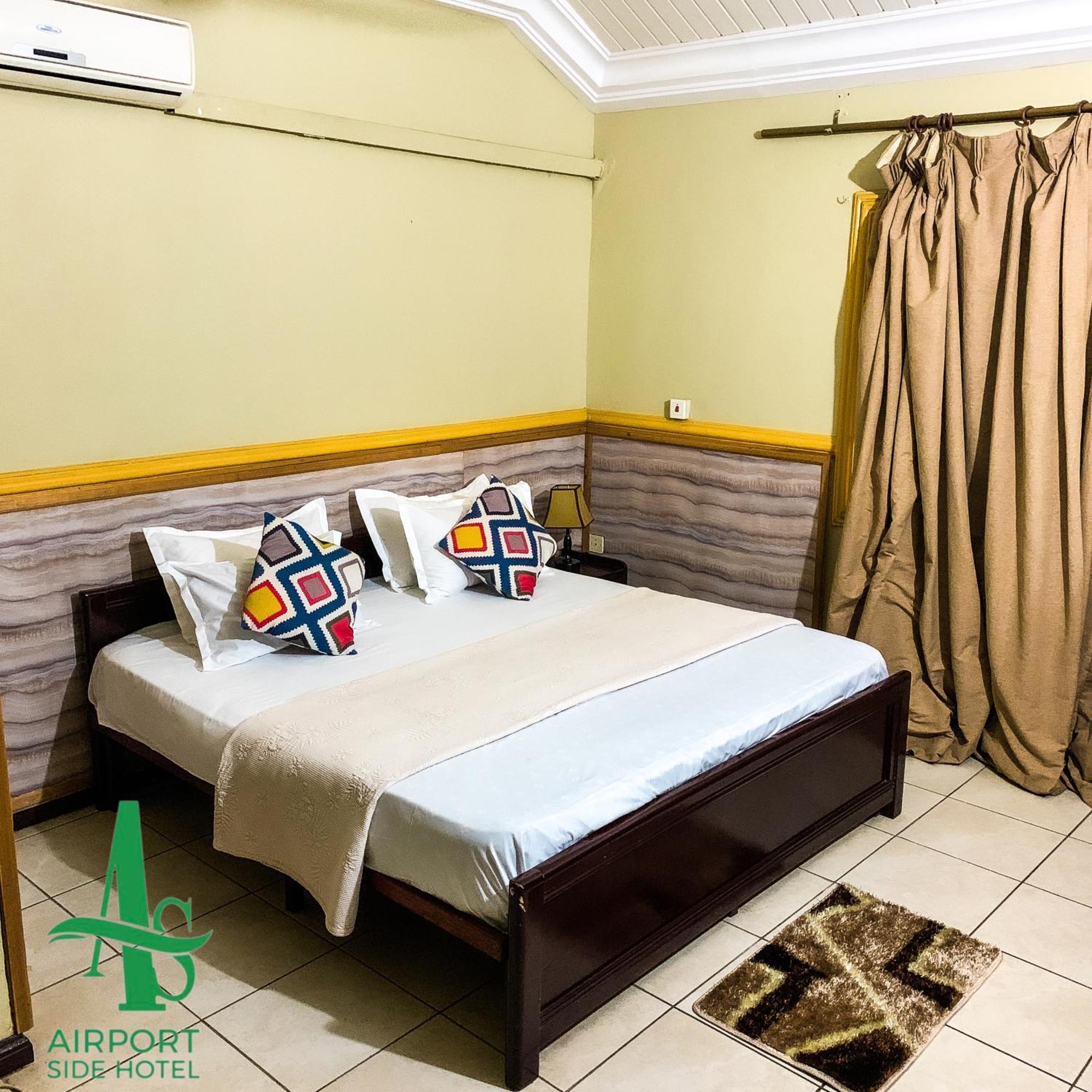 Airport Side Hotel Akra Zewnętrze zdjęcie